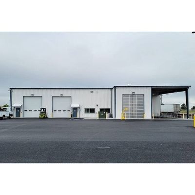 Struktur Baja Balok H Rentang Lebar Gudang Prefab Tahan Api Dengan Panel Sandwich