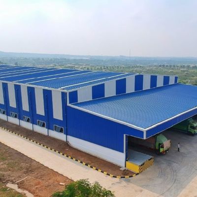 Struktur Baja Balok H Rentang Lebar Gudang Prefab Tahan Api Dengan Panel Sandwich