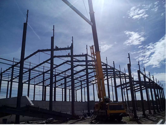 Gudang Bangunan Industri Struktur Baja Prefabrikasi untuk Produksi Pabrik