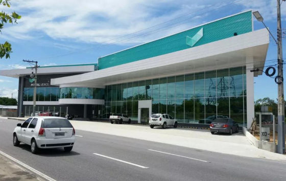 Bingkai Prefab Konstruksi Komersial Decoiling Struktur Baja Showroom Mobil GB