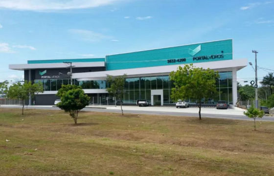 Bingkai Prefab Konstruksi Komersial Decoiling Struktur Baja Showroom Mobil GB