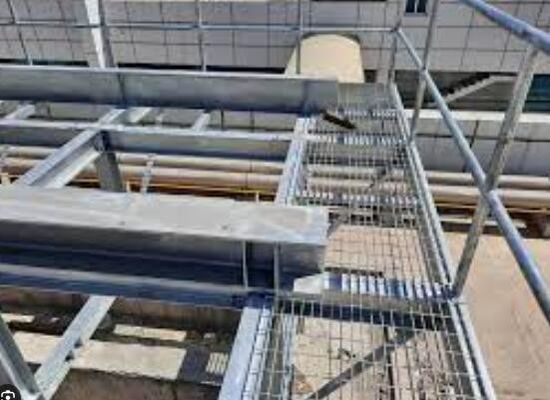 Platform Struktur Baja Kapasitas Beban Tinggi dengan Keamanan Tinggi