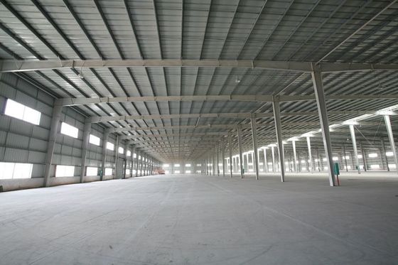 Bangunan logam prefabrikasi bengkel struktur baja dengan struktur portal dan isolasi